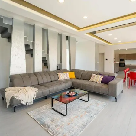 Villa Chillax In For 10 People With 47 M2 Private Pool, Jacuzzi & Sea View - Only 400 Meters From Medulin