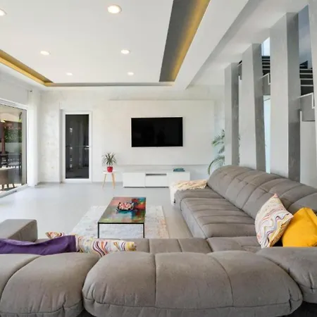 Chillax In For 10 People With 47 M2 Private Pool, Jacuzzi & Sea View - Only 400 Meters From Villa Medulin