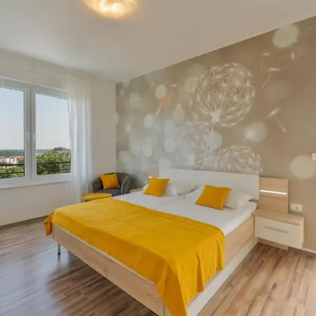 Vila Chillax In For 10 People With 47 M2 Private Pool, Jacuzzi & Sea View - Only 400 Meters From