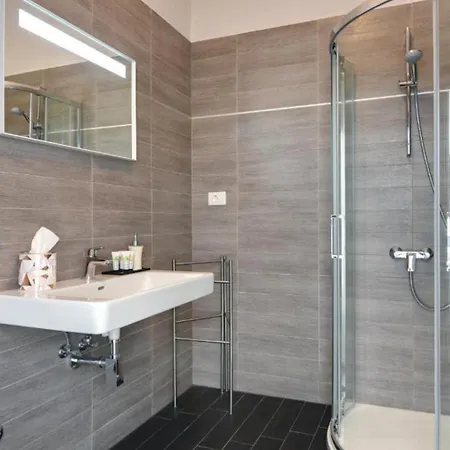 Chillax In For 10 People With 47 M2 Private Pool, Jacuzzi & Sea View - Only 400 Meters From *