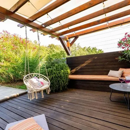 Chillax In For 10 People With 47 M2 Private Pool, Jacuzzi & Sea View - Only 400 Meters From *