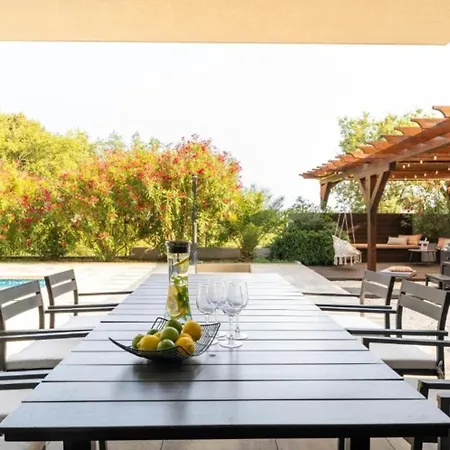 Chillax In For 10 People With 47 M2 Private Pool, Jacuzzi & Sea View - Only 400 Meters From * Medulin