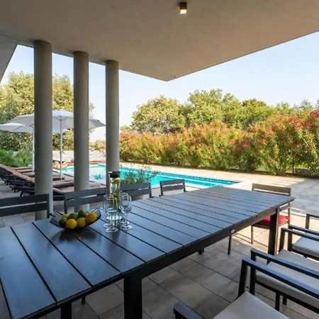 Villa Chillax In For 10 People With 47 M2 Private Pool, Jacuzzi & Sea View - Only 400 Meters From *