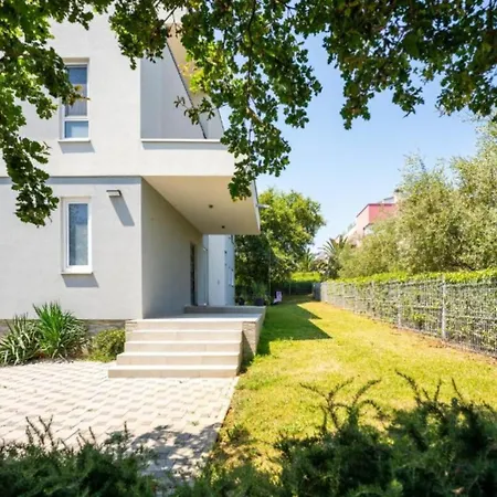 Villa Chillax In For 10 People With 47 M2 Private Pool, Jacuzzi & Sea View - Only 400 Meters From *